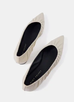 Discount Arella Cream Leather Flat Pumps Flat Shoes