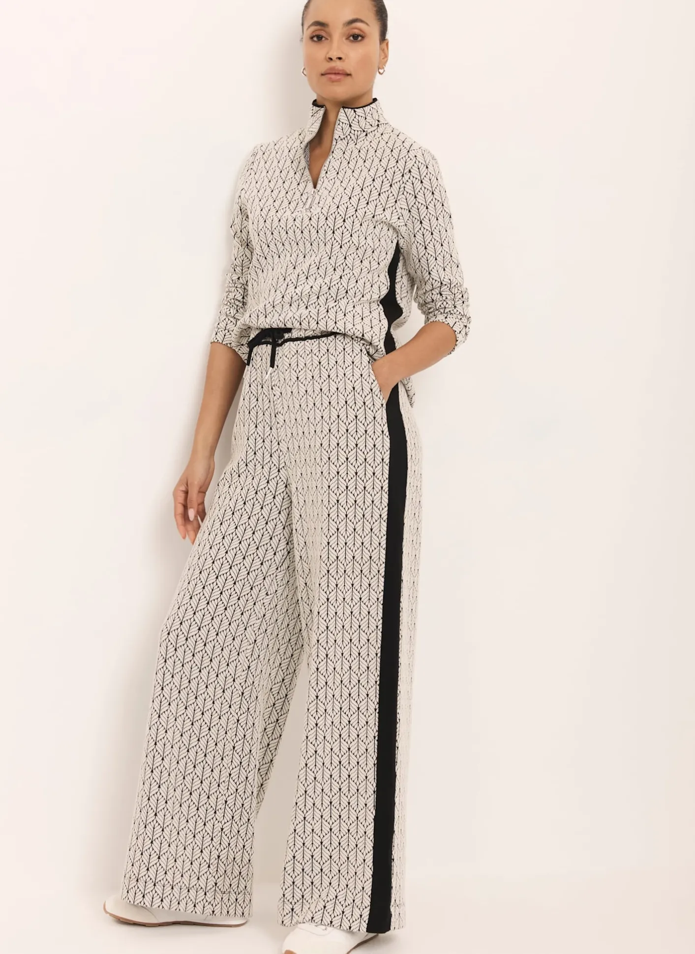 Hot Jacquard Side Stripe Wide Trousers Trousers