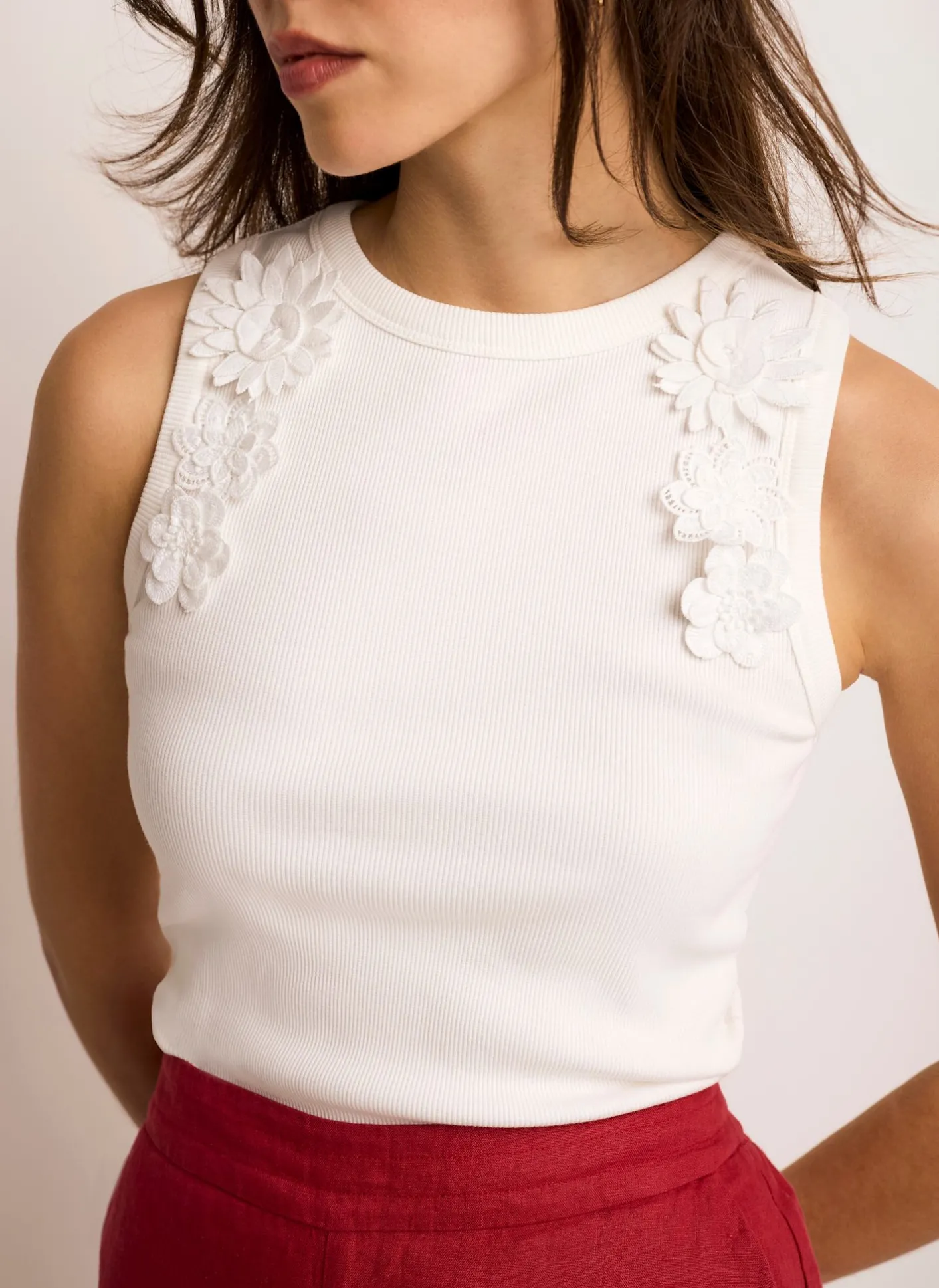 Best Cream Floral Applique Vest Top T-Shirts|T-Shirts