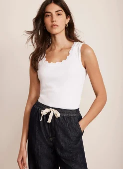 New White Scallop Trim Vest Top T-Shirts|T-Shirts